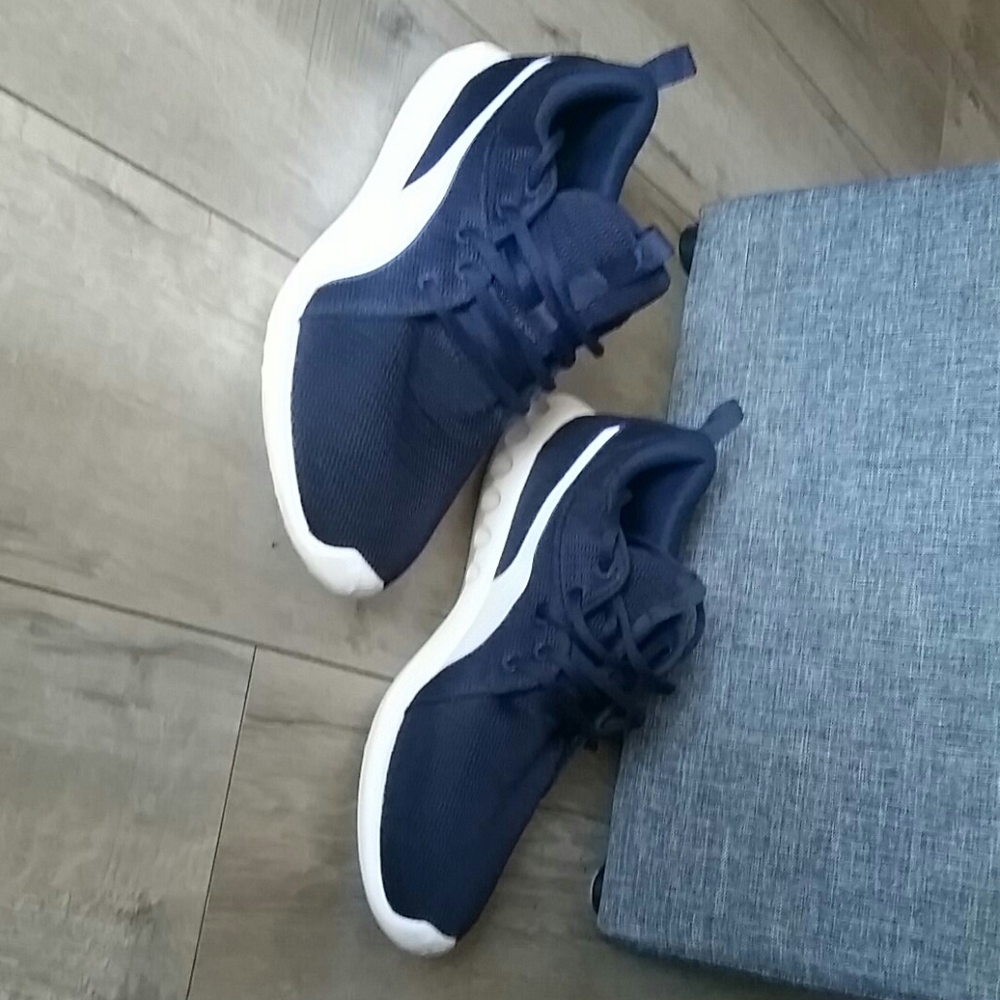 PUMA MEN'S cloudfoam mesh running shoes.